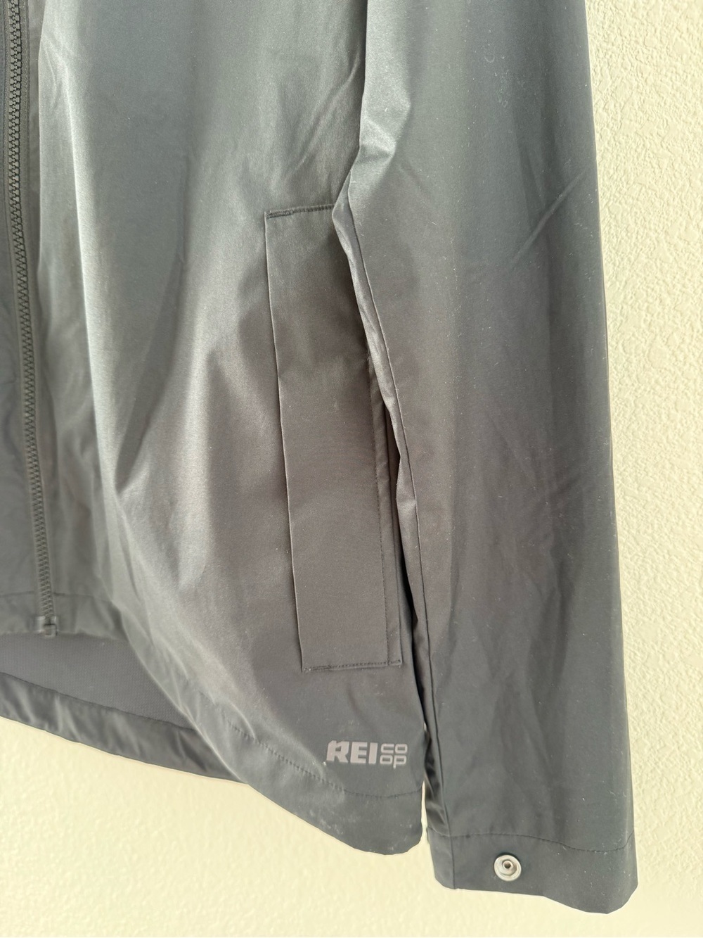 REI Co-op Women’s Rain Jacket Small Black Hooded Lightweight Shell - Picture 2 of 5